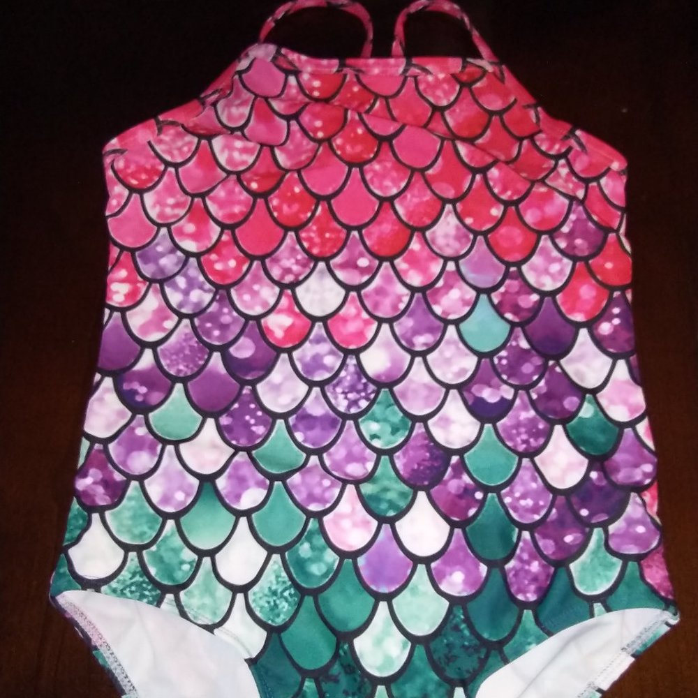 GIRL 1 PIECE SWIM SUIT.. NWOT